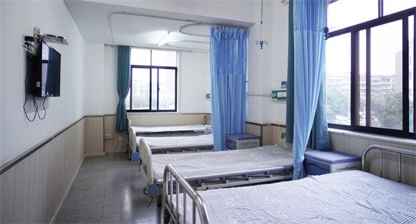 镇江市第一人民医院眼科是正规医院吗？