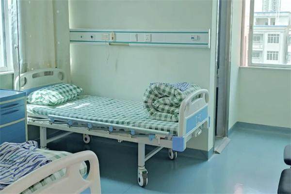 化州晞尔康眼科医院（爱尔眼科）收费价格参考