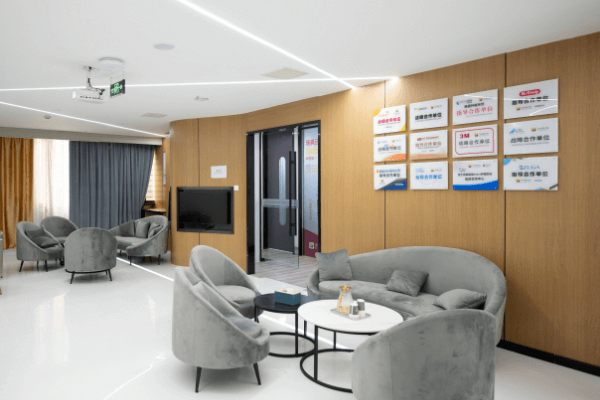 成都牙先森口腔门诊部（青羊店）医生团队实力强大及骨干医生简介