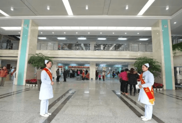 郑州市中 心医院眼科是正规医院吗？