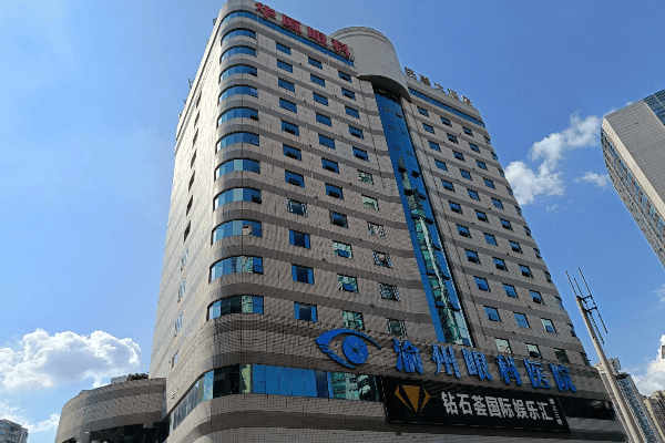 重庆华厦渝州眼科医院张学东医生的技术专长之科研与临床融合