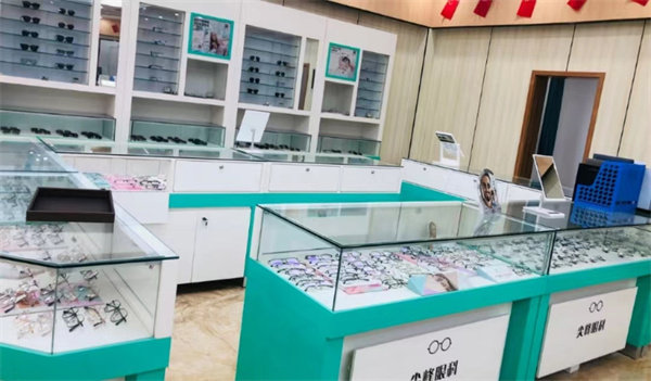 {平顶山尖峰眼科医院