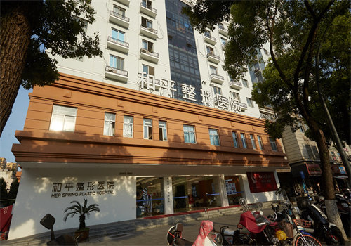 潘建婵医生坐诊医院