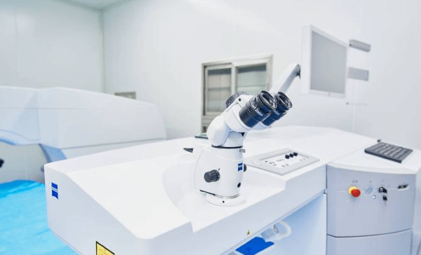 丁运刚博士半飞秒项目 依托二级眼科资质 10800元起享清晰视力